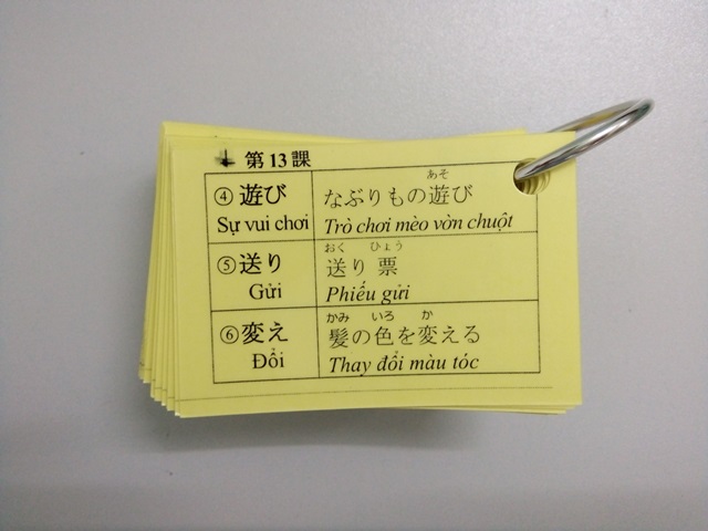 Dùng Flashcard học từ vựng tiếng Nhật.
