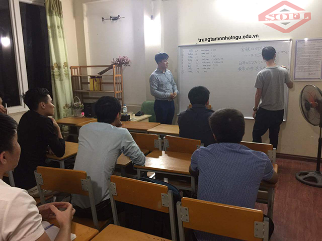 Lớp học tiếng Nhật với người Nhật tại SOFL