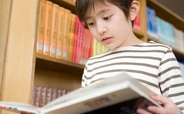 Thói quen đọc sách tiếng Nhật của trẻ em Nhật Bản