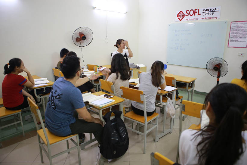 Lớp học tiếng nhật giao tiếp với giáo viên người Nhật