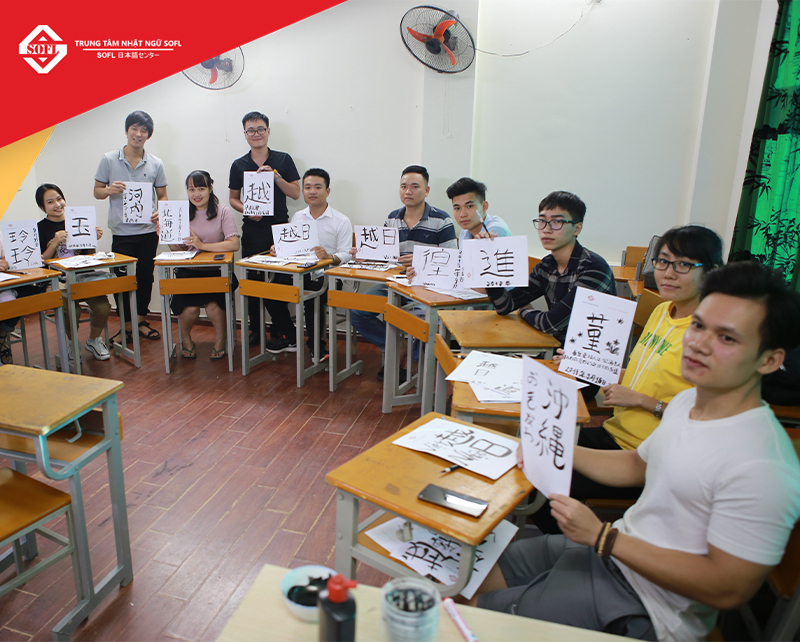 Giờ học tại SOFL với hình ảnh, âm thanh và hoạt động